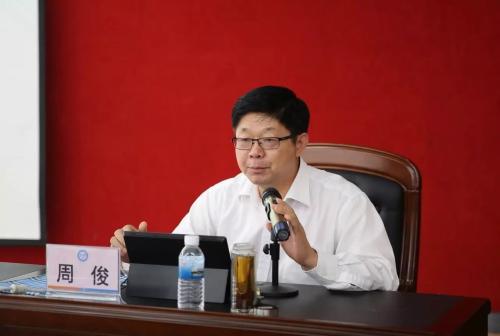 周俊.jpg